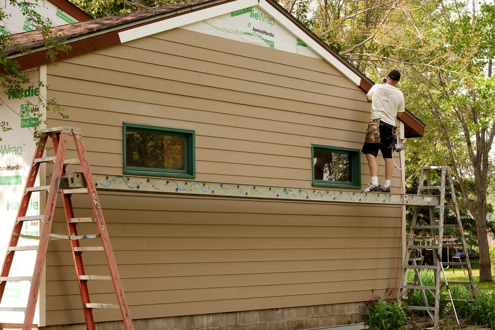 Expert Siding Installer